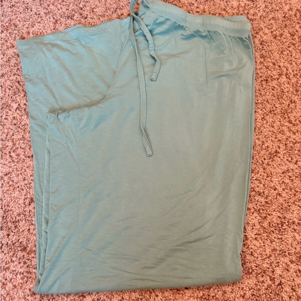 Nordstrom Moonlight Green Pajama Set with White Trim - Picture 2 of 4